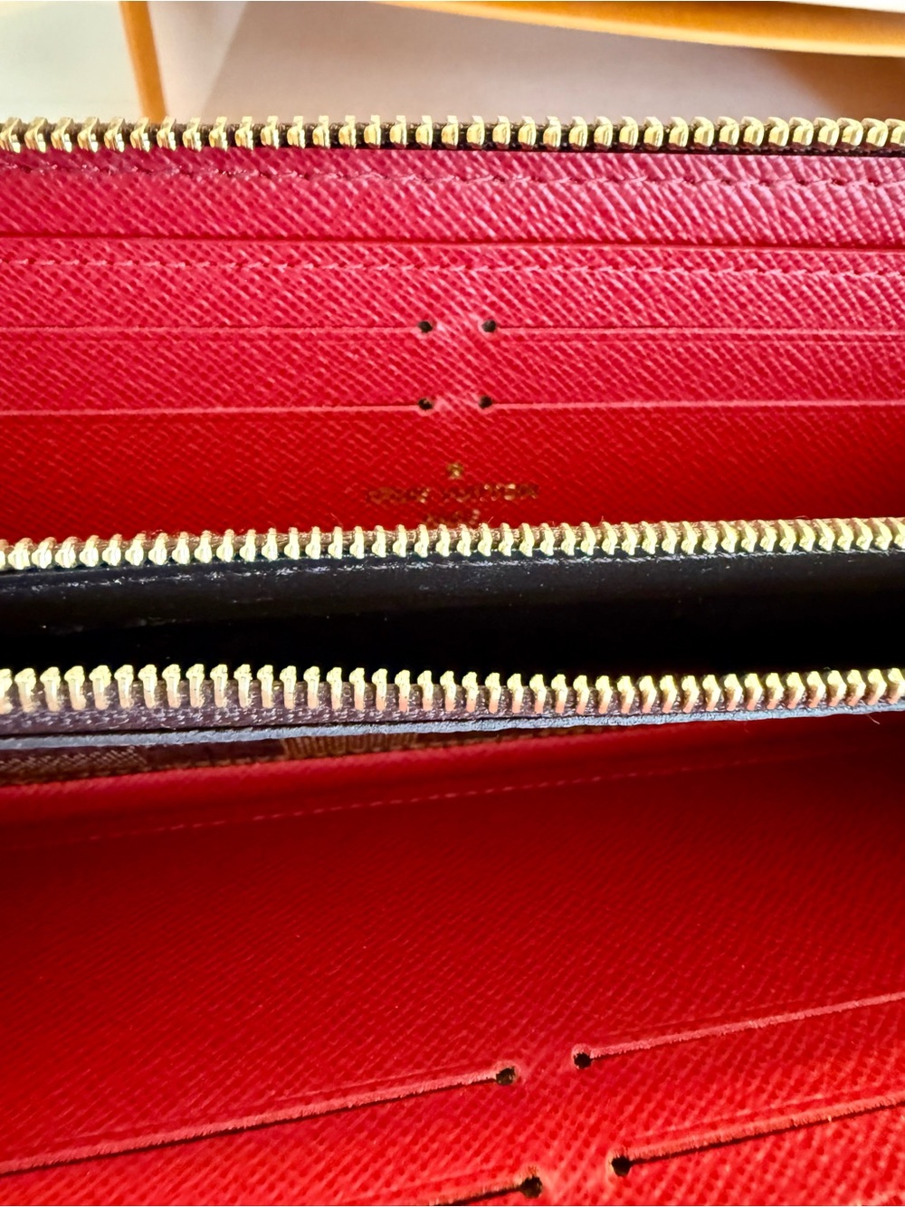 Louis Vuitton Clémence Wallet Damier Ebene Red Interior + Full Packaging - Picture 8 of 14